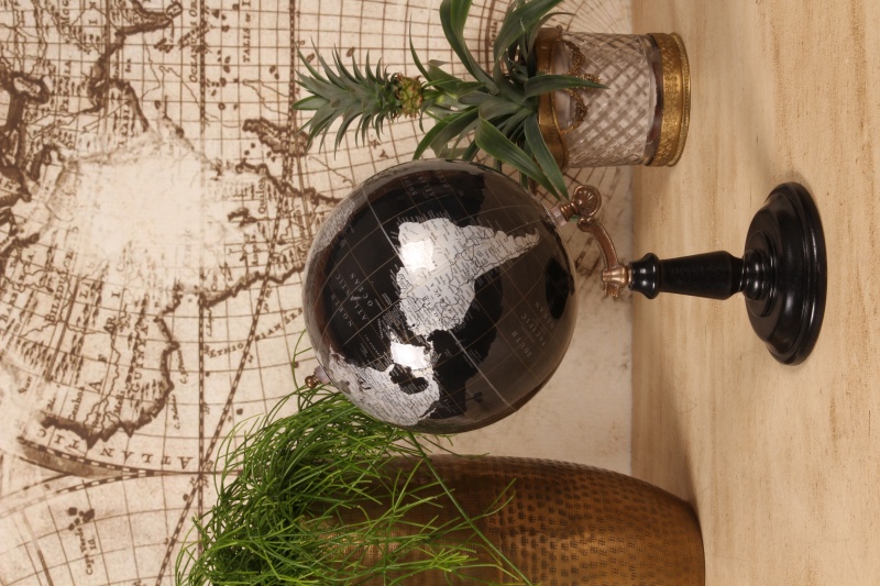 Wereldbol op voet 35 cm